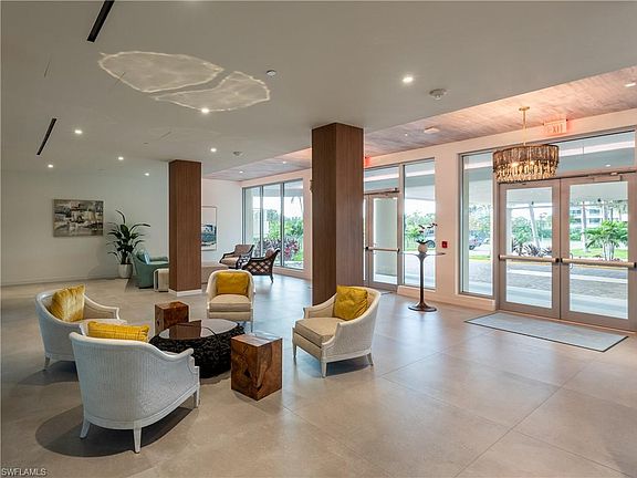 5th image of 320 Seaview CT #2-907