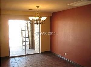 5th image of 8840 Redwood St
