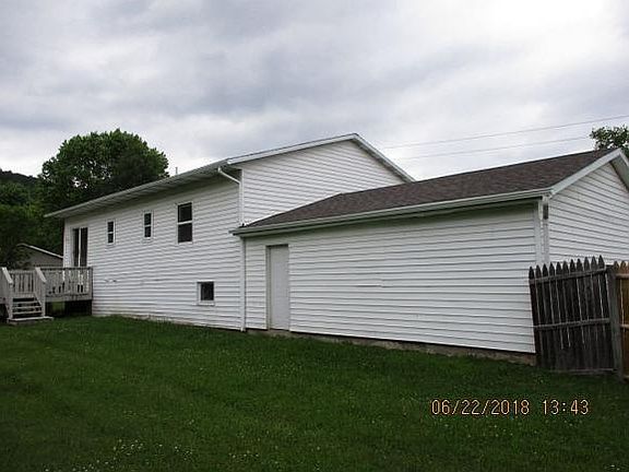 4th image of 10 Patricia Ln