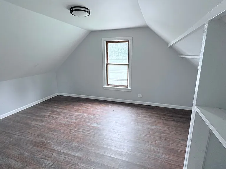 409 Healy Ave — Photo 11