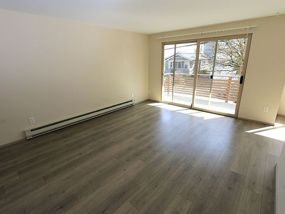 2nd image of 1115 6th Ave N APT 202