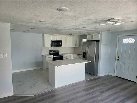 2nd image of 8421 N Packwood Ave