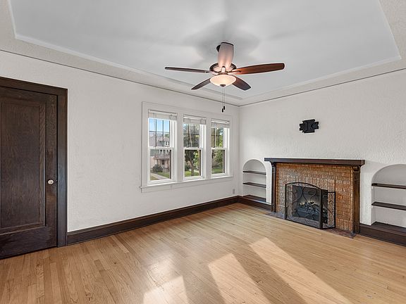 4th image of 4221-4223 N Newhall St