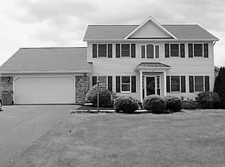 472 Lea Dr, Chambersburg, PA 17202