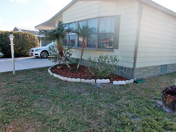 2nd image of 335 Macadamia Dr