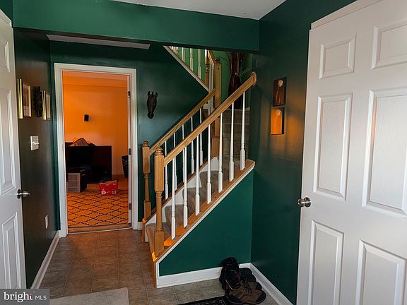 4th image of 207 Ridge View Ln