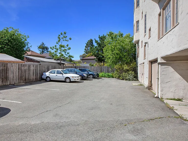 2124 McKinley Avenue — Photo 15
