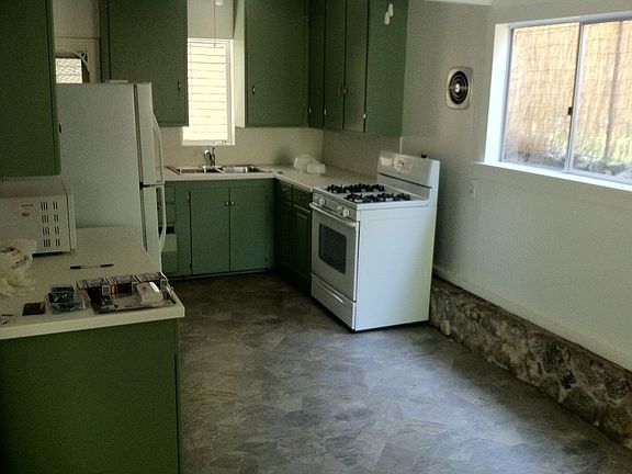 4th image of 329 Sycamore Pl