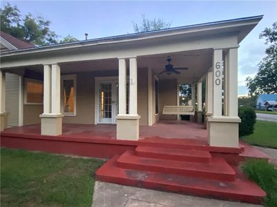 600 NE 2nd St, Smithville, TX, 78957