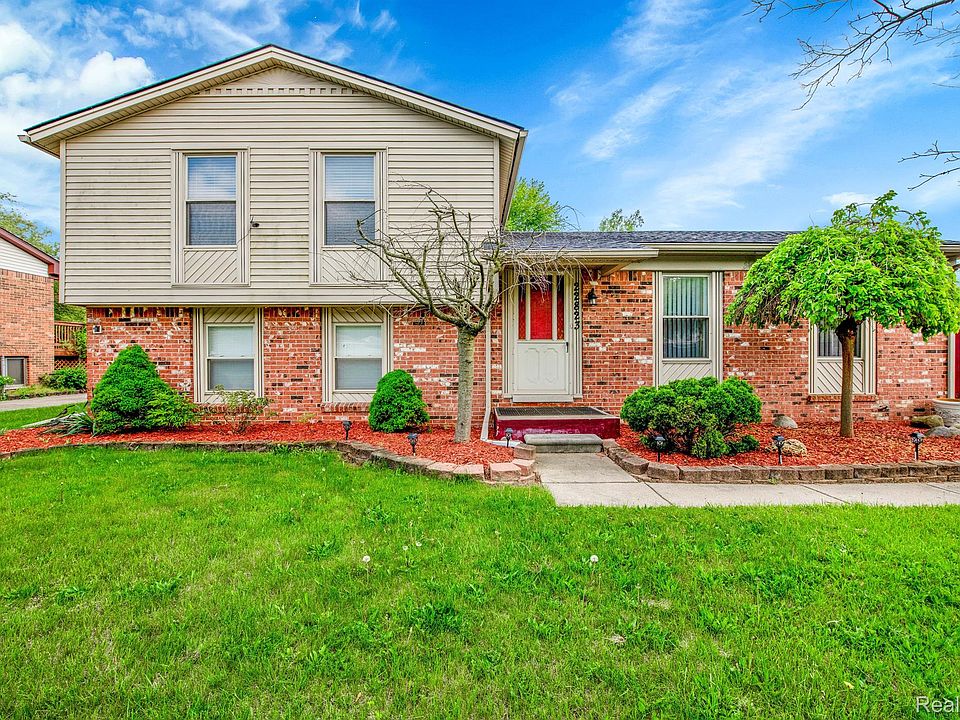 1st image of 22823 Doncaster Ave