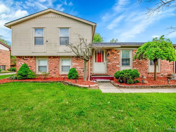22823 Doncaster Ave, Brownstown, MI 48193