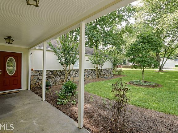 2nd image of 4216 Meadow Way