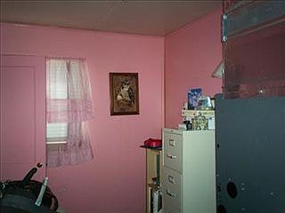 4th image of 721 Hiddeson Ave