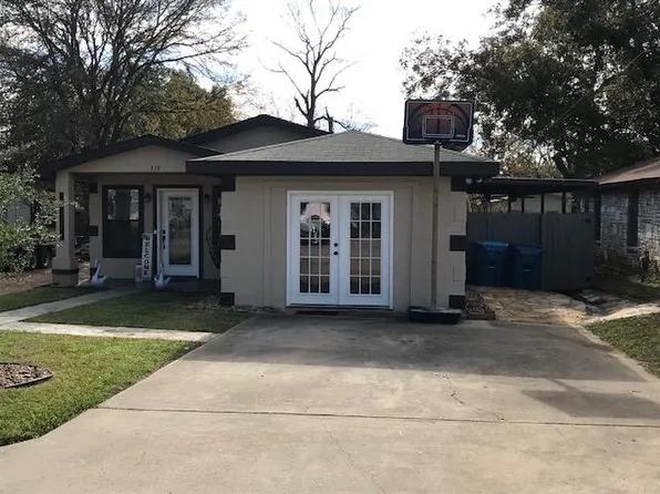 319 Pearl St, Kerrville, TX 78028