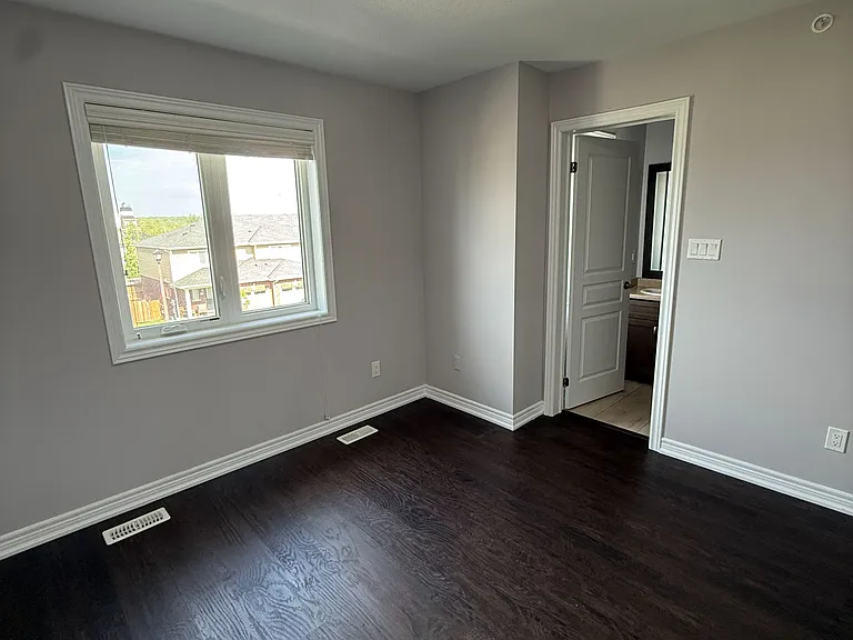 53 Oliver Ln — Photo 33