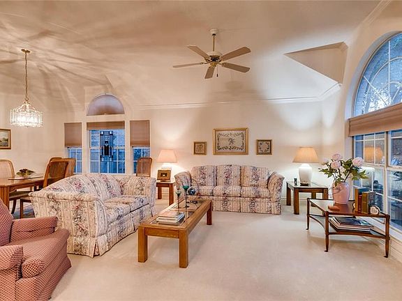 4th image of 10117 Pinehurst Dr