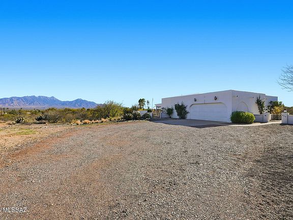 2nd image of 615 W Continental Rd