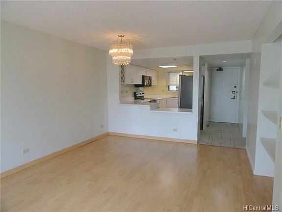 3rd image of 512 Iolani Ave APT 203