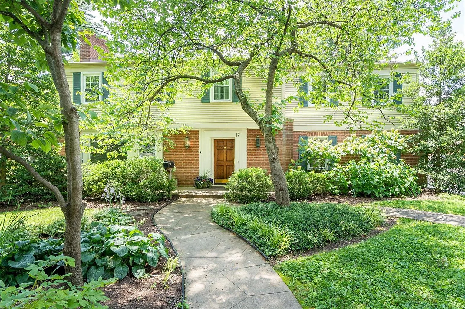 17 Webster Woods Dr photo 1
