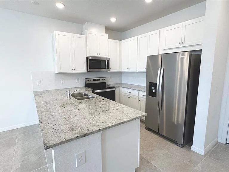 2327 Garden Belle Dr — Photo 5