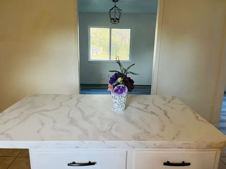 438 James St — Photo 10