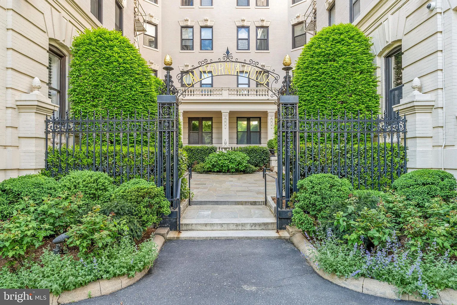 2205 California St NW APT 203 photo 1