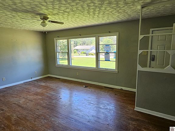 5th image of 225 Gilhaven Dr