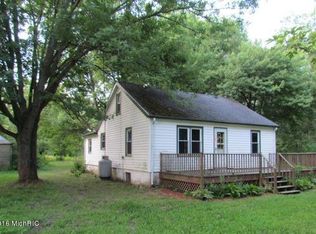 5922 Aplona Ln, Sawyer, MI 49125