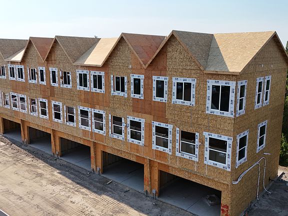2nd image of 8 E Blackwood Cv #3