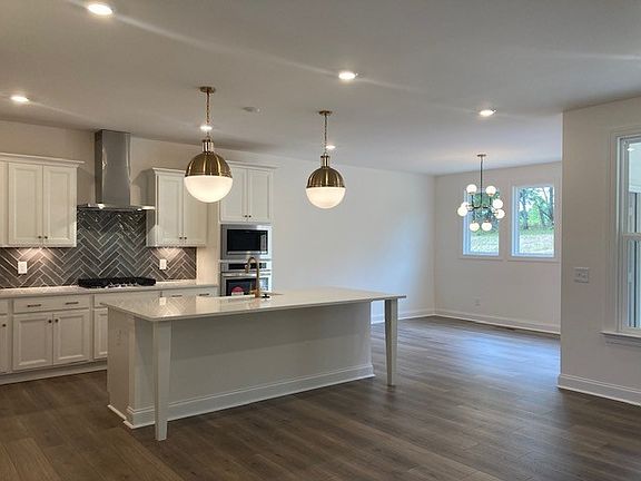 5th image of 7923 Pine St Lot 10