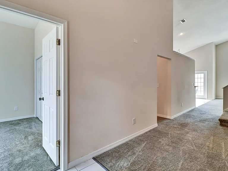 439 Riggs Cir — Photo 3