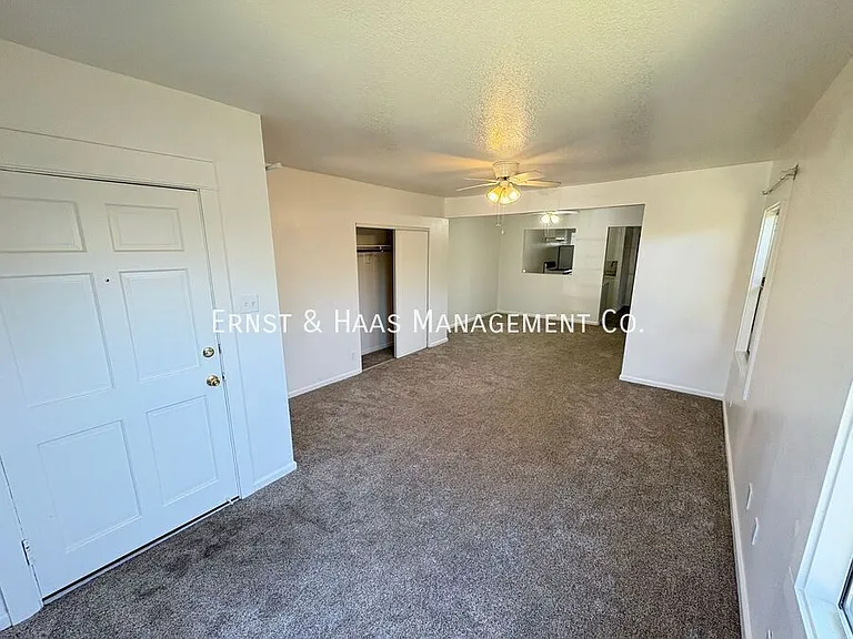 926 Newport Ave — Photo 4