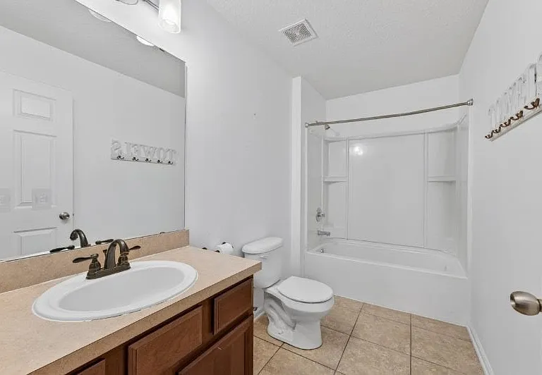 112 Kildrummy Ct — Photo 25