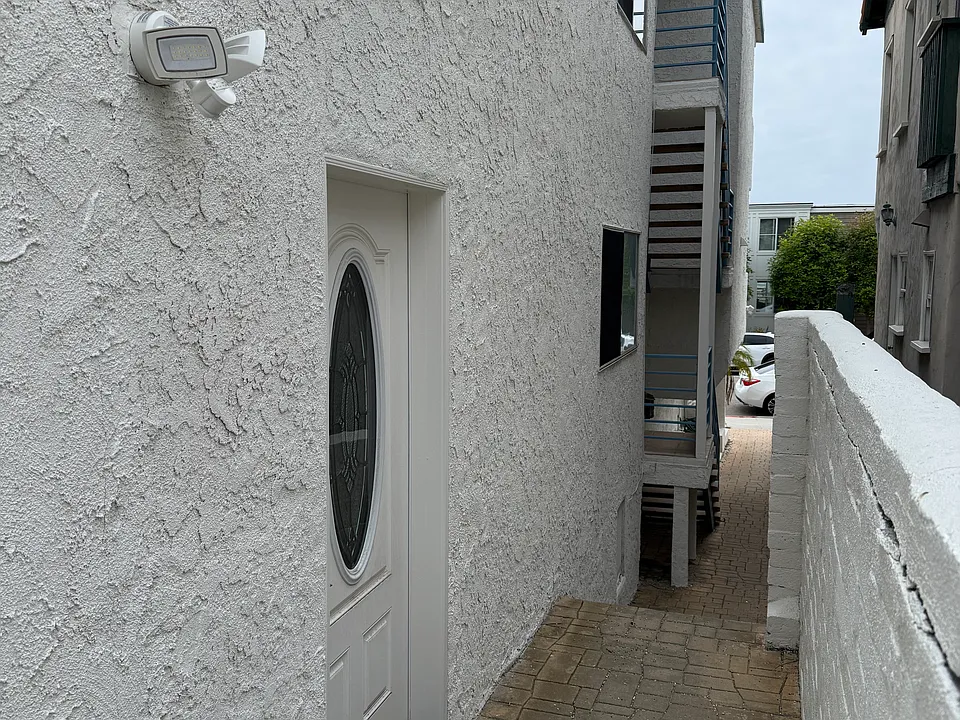 1744 Manhattan Ave #3