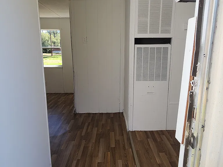 923 Mercedes St #18 — Photo 9