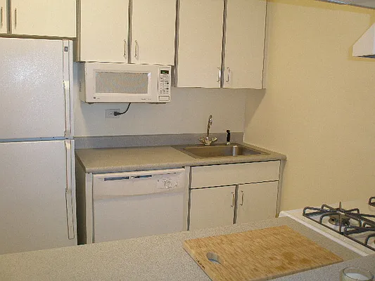 Rented by Stonehenge NYC LLC | media 106