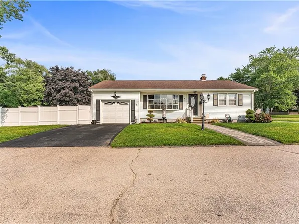 76 Maxfield Ave, East Providence, RI 02914