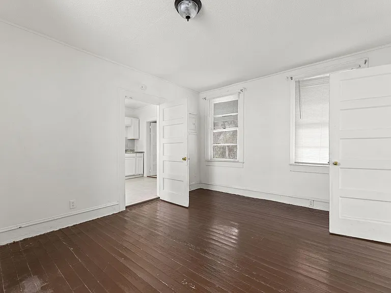 138 Line St #G — Photo 4