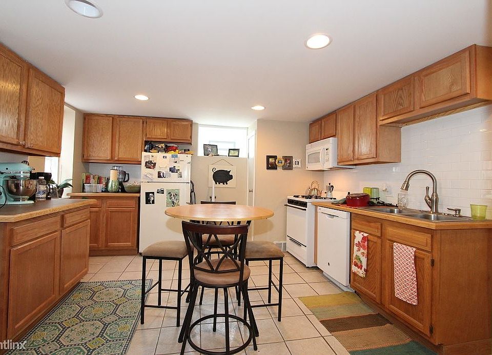 1st image of 1767 Knapp St NE