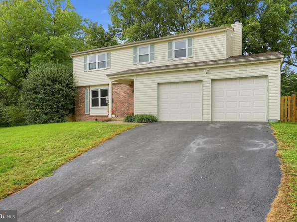 1741 Whitewood Ln, Herndon, VA 20170