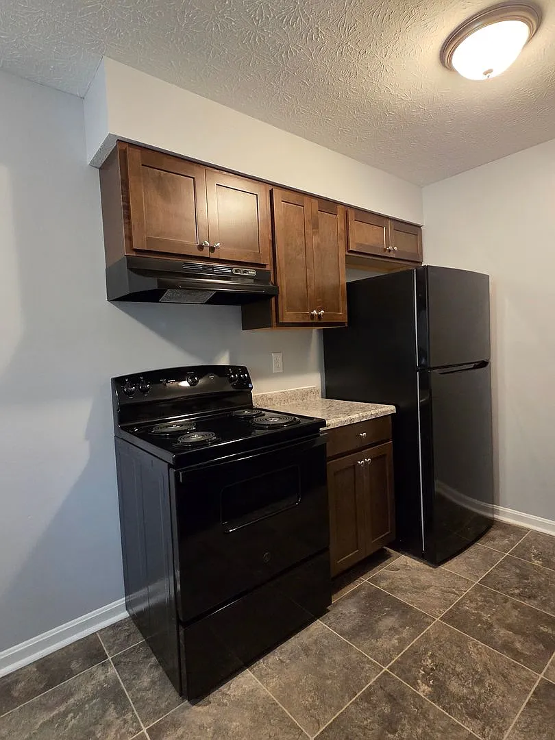 1590 Illinois Rd. — Photo 4