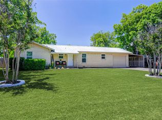 901 Elizabeth Blvd, Granbury, TX 76048