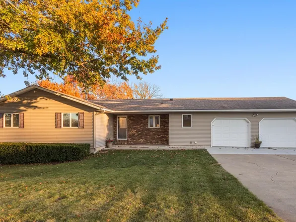 1301 Sunrise Dr, Knoxville, IA 50138