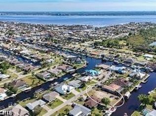 5406 SW 2nd Place Cpe, Coral, FL 33914