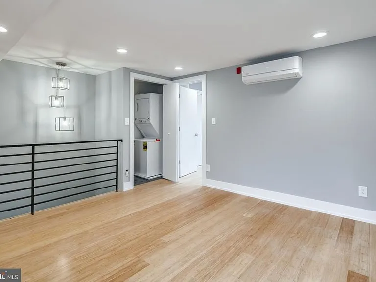 1530 Christian St #3 — Photo 6