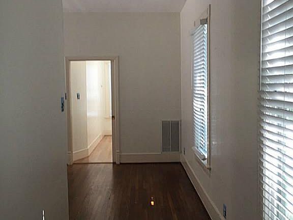 4th image of 3025 Avenue O 1/2