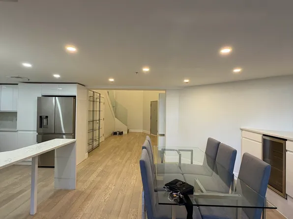 19-19 24th Avenue image 5 of 14