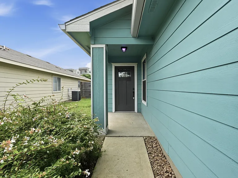 1621 Coriander Dr — Photo 5