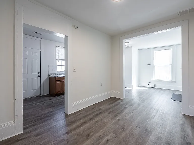 406 Paines Ave NW — Photo 9