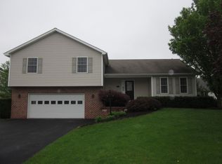 106 Charles St, Centre Hall, PA 16828